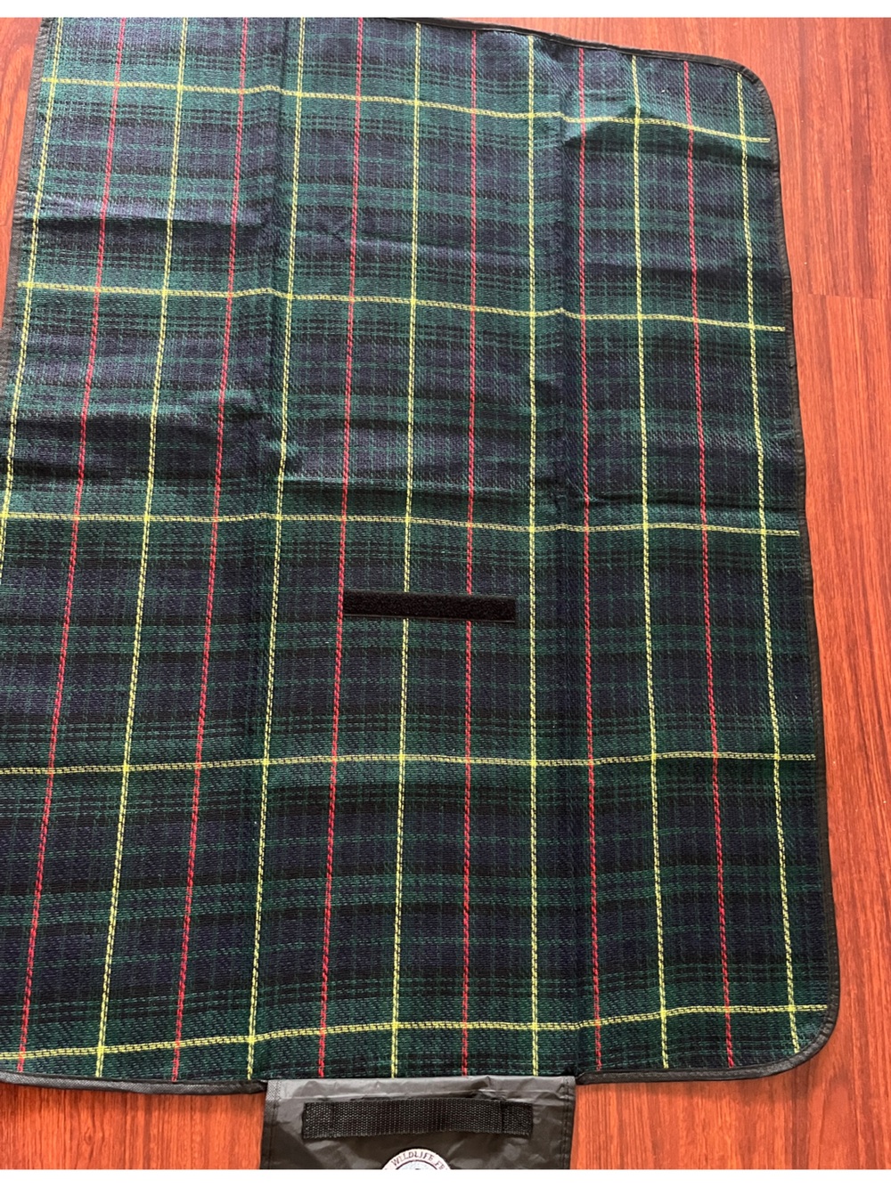 National Wildlife Federation foldable plaid picnic blanket classic tartan design - Picture 4 of 9